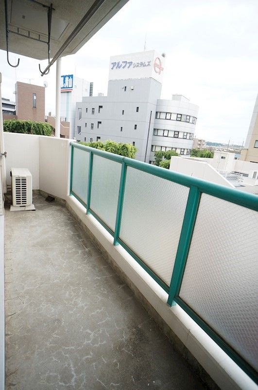 �y�x�����_�z�@�񕔉���n���傫�ȃo���R�j�[�ł��B